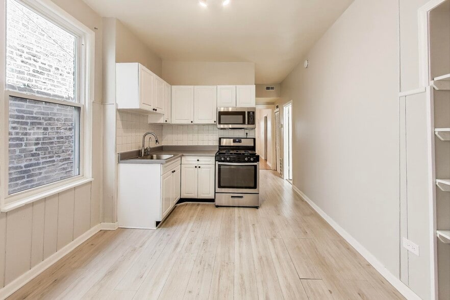 More Photos Of 2889 N Milwaukee Ave, Chicago Storefront Retail Residential For Sale