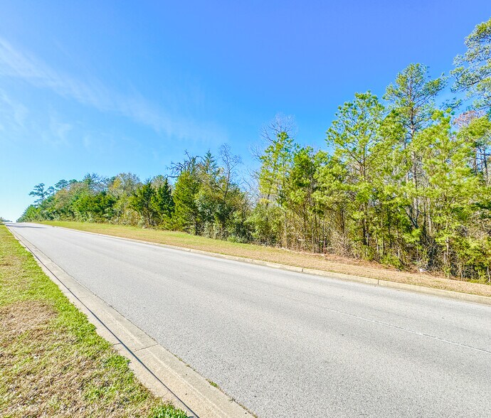 More Photos Of 107 Ac Veterans Memorial Pkwy, Huntsville Land For Sale
