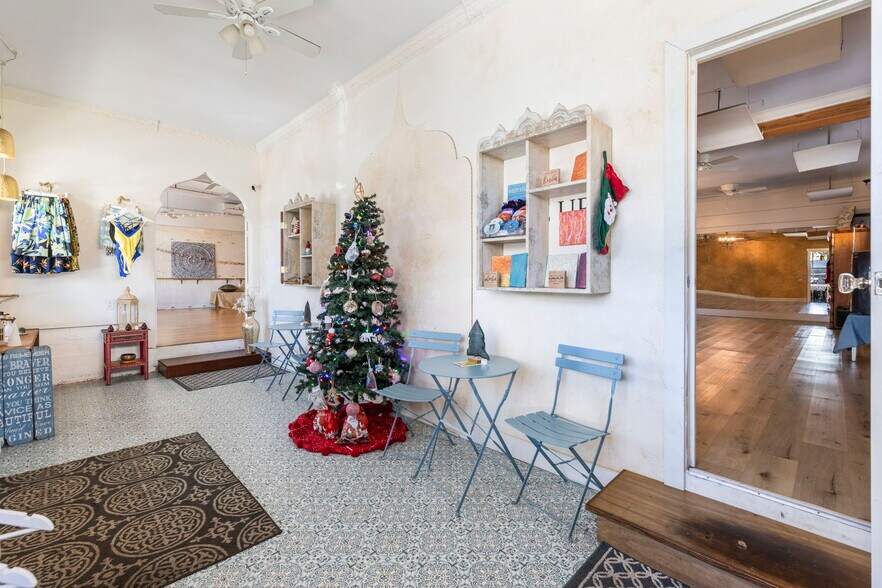 More Photos Of 145 N Market St, Wailuku Storefront Retail Residential For Sale