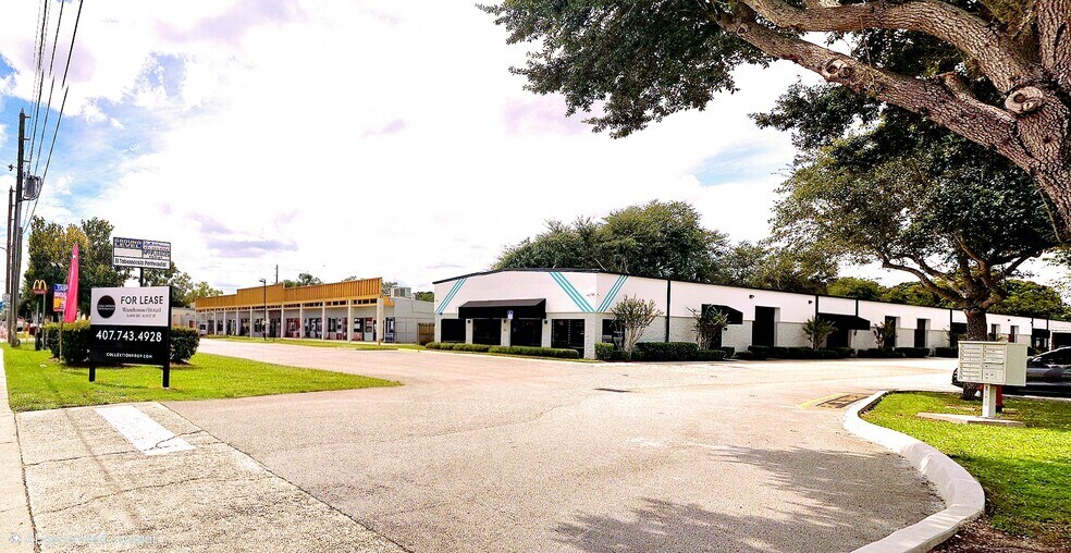 More Photos Of 1720 N Goldenrod Rd, Orlando Showroom For Lease