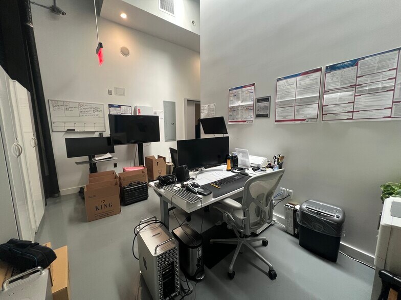 More Photos Of 1138-1148 N Western Ave, Los Angeles Loft Creative Space For Lease