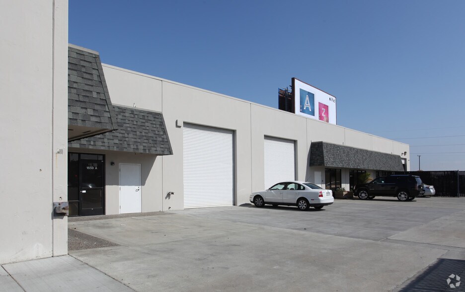 Primary Photo Of 1659 Industrial Rd, San Carlos Service For Lease