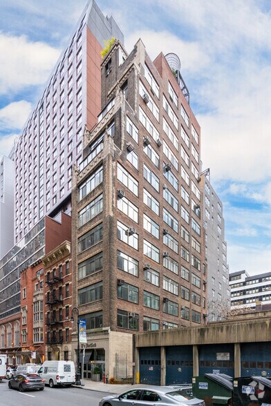 More Photos Of 348 W 36th St, New York Apartments For Lease