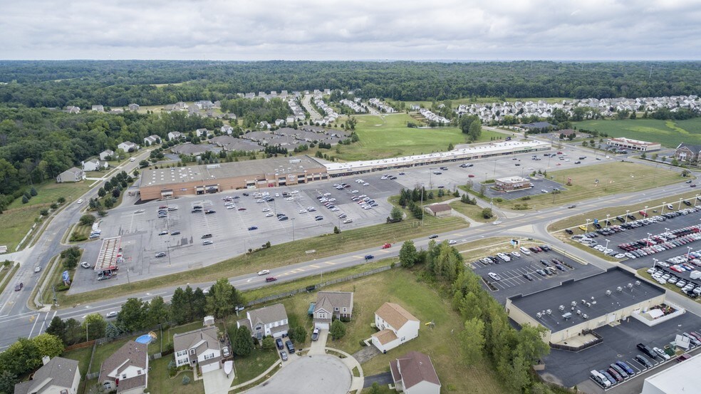 More Photos Of 350-470 E Broad St, Pataskala Freestanding For Lease