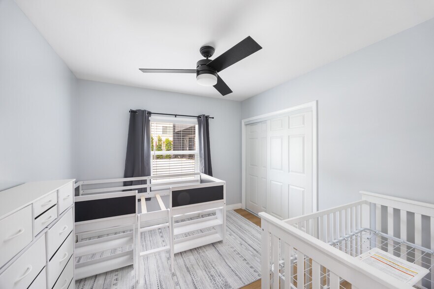 More Photos Of 14128 Paramount Blvd, Paramount Warehouse For Sale