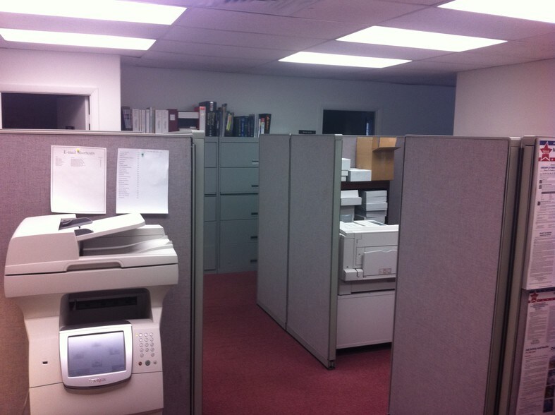 More Photos Of 40 Oval Rd, Quincy Office For Lease