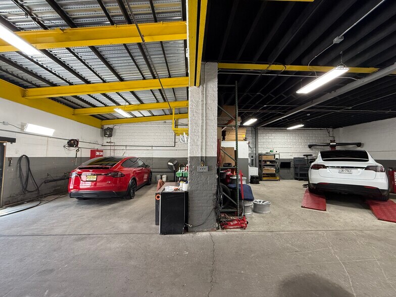 More Photos Of 3724 10th St, Long Island City Warehouse For Lease