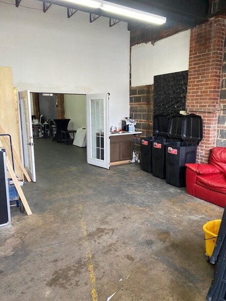 More Photos Of 5503-5505 Reisterstown Rd, Baltimore Freestanding For Lease