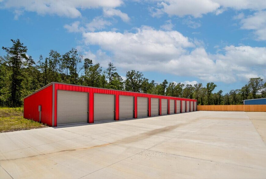 More Photos Of 277 Moses St, Zavalla Self Storage For Sale