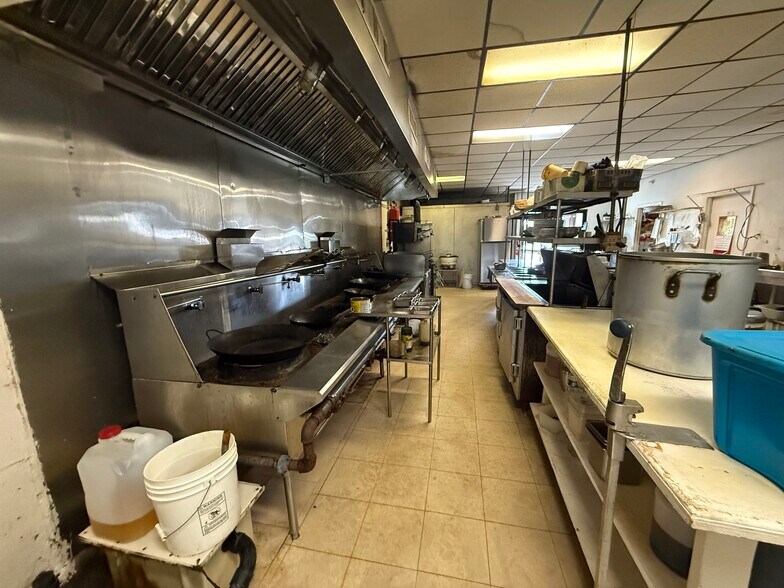 More Photos Of 185 W Cohawkin Rd, Clarksboro Restaurant For Lease
