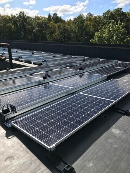 More Photos Of 10 Waterside Dr, Farmington Office For Lease