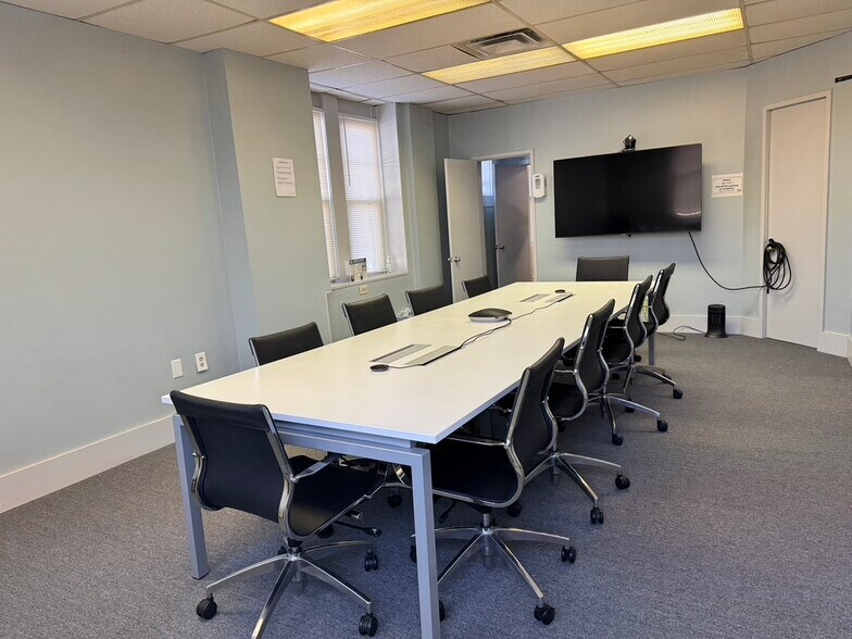 More Photos Of 35 Center St, Chicopee Storefront Retail Office For Lease