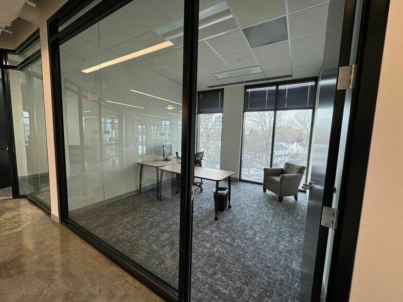 More Photos Of 1942 E 7th St, Charlotte Office For Lease