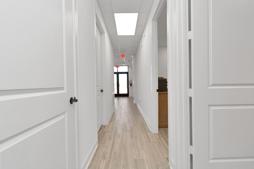 More Photos Of 30625 Kingsland, Brookshire Medical For Lease