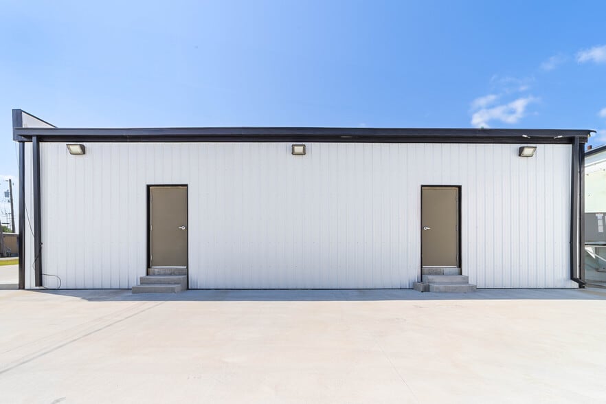 More Photos Of 2805 Fort Campbell Blvd, Clarksville Freestanding For Lease