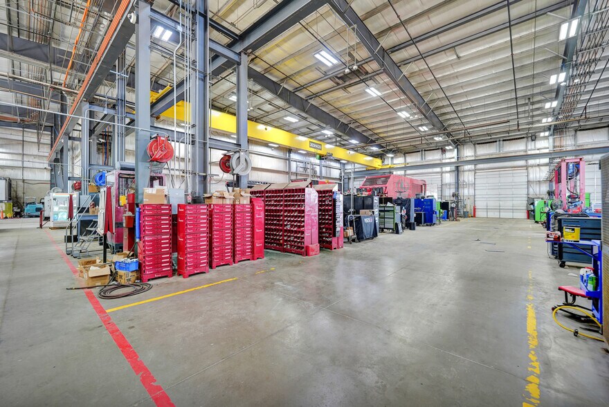 More Photos Of 7104 W County Road 116, Midland Warehouse For Lease