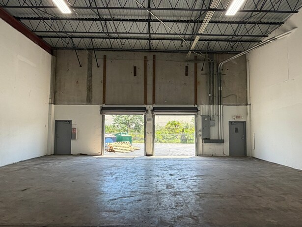 More Photos Of 3600-3606 Silver Star Rd, Orlando Unknown For Lease