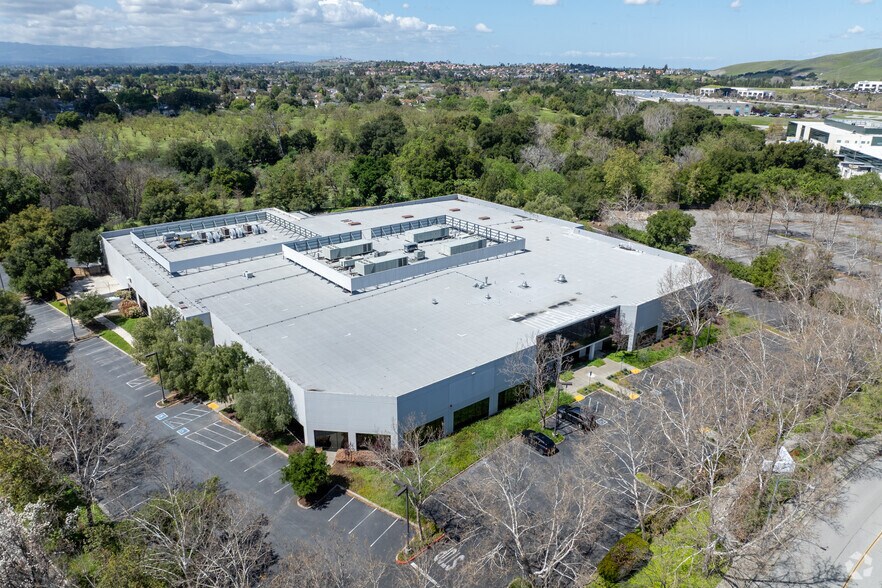 More Photos Of 5729 Fontanoso Way, San Jose Research And Development For Lease
