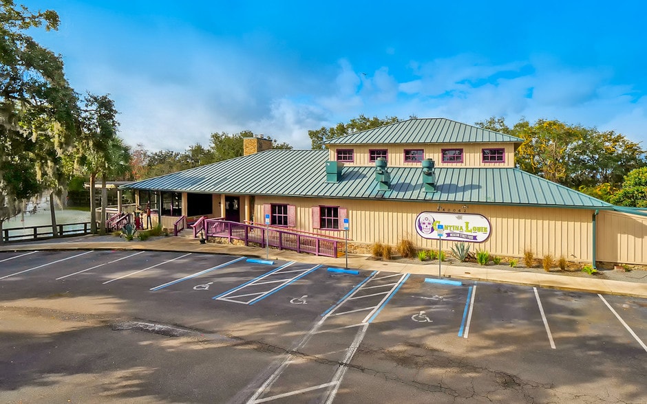 Primary Photo Of 960062 Gateway Blvd, Fernandina Beach Restaurant For Sale