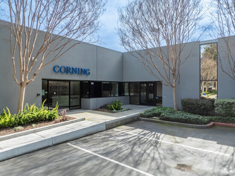 More Photos Of 674-680 W Maude Ave, Sunnyvale Research And Development For Sale