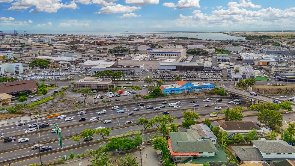 More Photos Of 2295 N King St, Honolulu Land For Sale