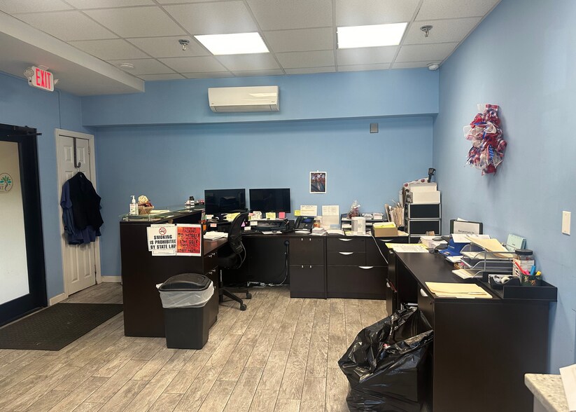 More Photos Of 925 Saw Mill River Rd, Yonkers Manufacturing For Lease