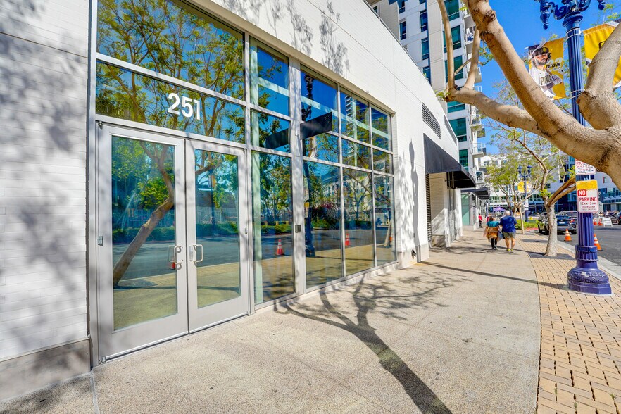 More Photos Of 251 10th Ave, San Diego Apartments For Lease