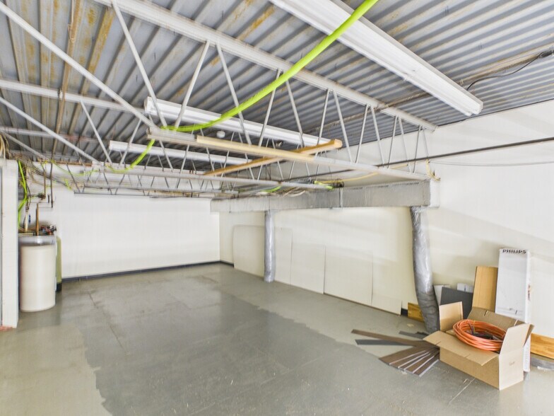 More Photos Of 305 Commerce Dr, Exton Light Manufacturing For Sale