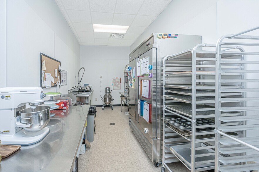 More Photos Of 1956 Long Grove Dr, Mount Pleasant General Retail For Lease