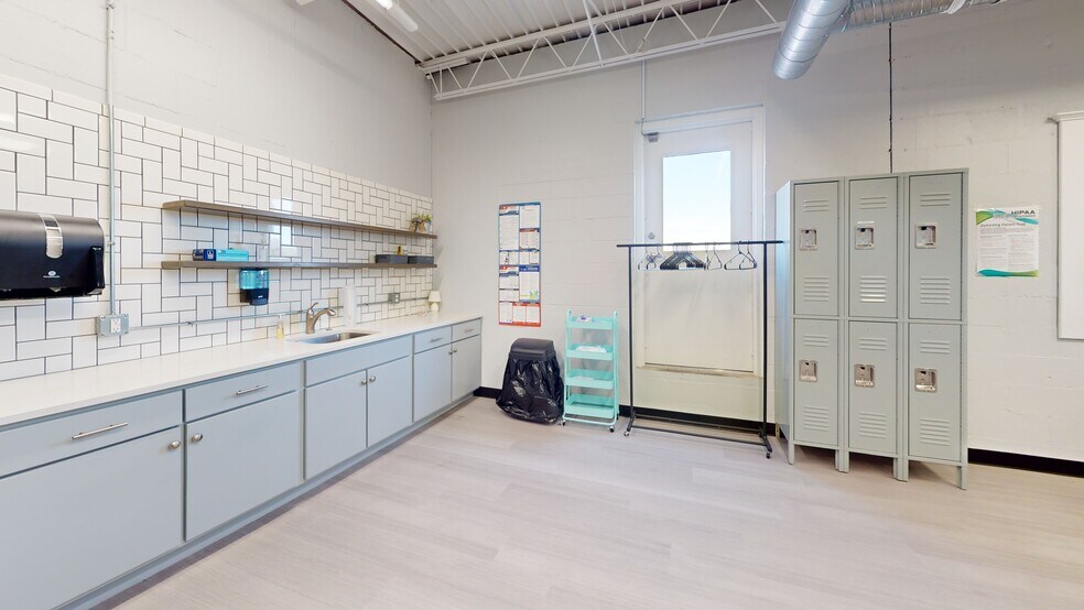 More Photos Of 6161 N Hillside Ave, Indianapolis Loft Creative Space For Lease