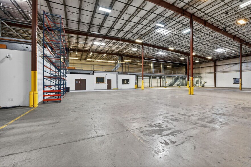 More Photos Of 12745 Earhart Ave, Auburn Distribution For Sale
