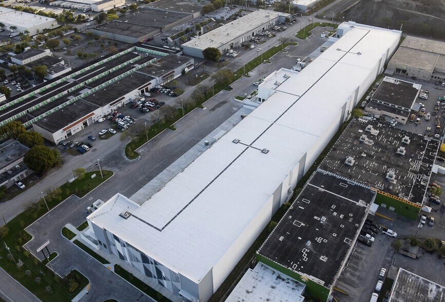 More Photos Of 4995 NW 77th Ave, Miami Warehouse For Lease