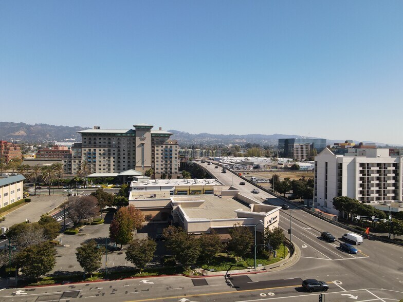 More Photos Of 5800 Christie Ave, Emeryville Freestanding For Lease