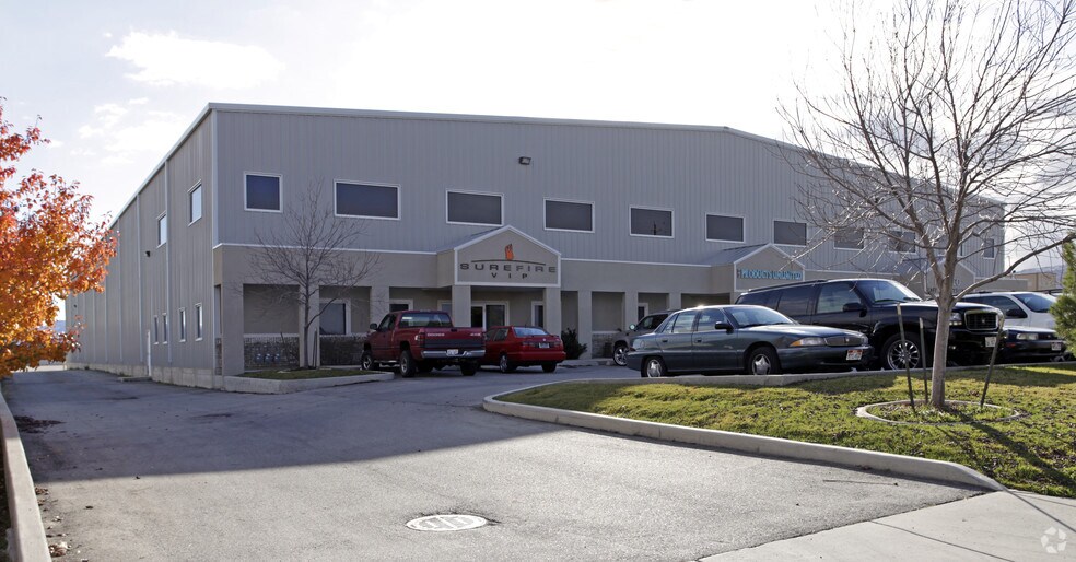More Photos Of 5647 Wells Park Rd, West Jordan Warehouse For Lease