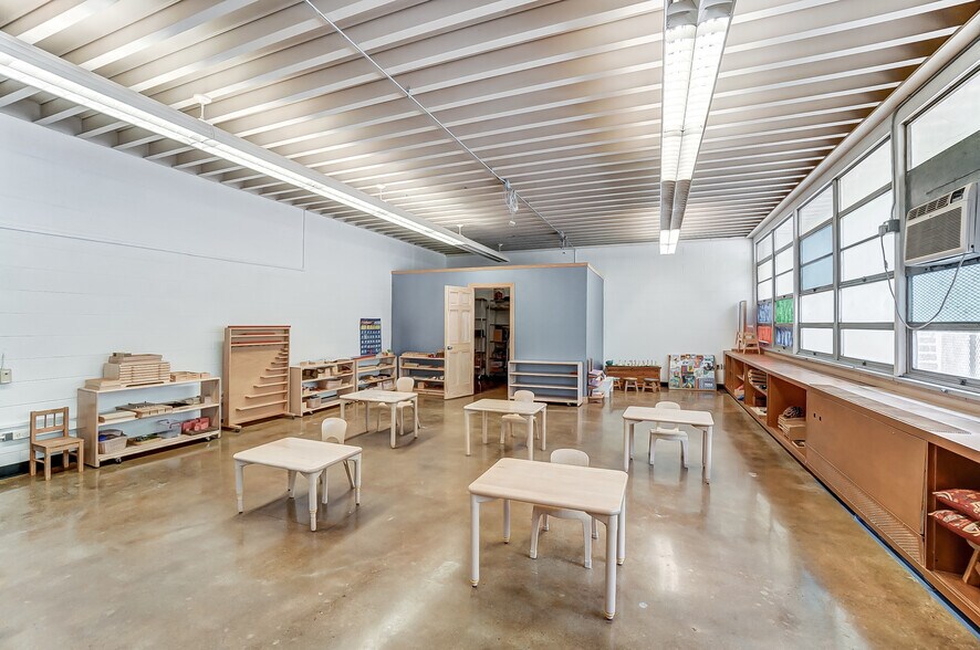 More Photos Of 1558 Waverly Ave, Cincinnati Schools For Sale