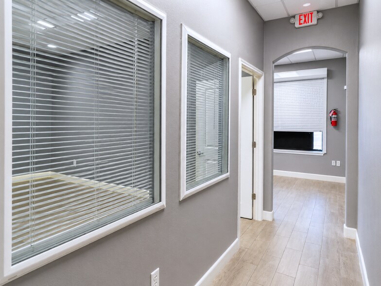 More Photos Of 7002 S Staples St, Corpus Christi Storefront Retail Office For Lease