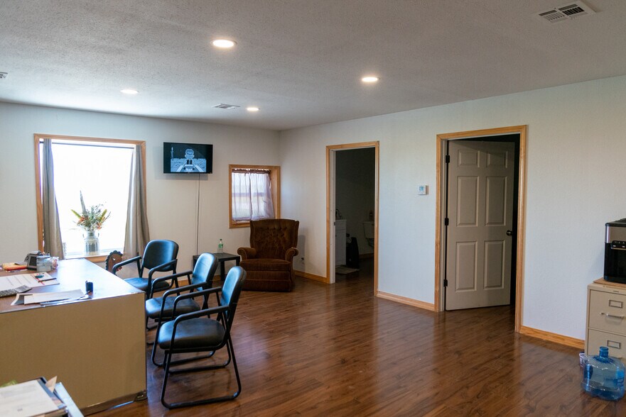 More Photos Of HWY 60 444739 US-60 Hwy, Vinita Freestanding For Sale