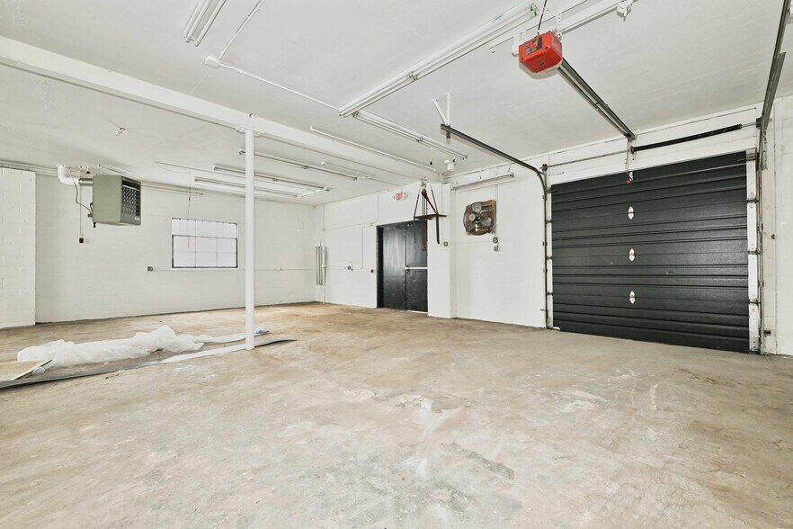 More Photos Of 88 S Bayles Ave, Port Washington General Retail For Sale