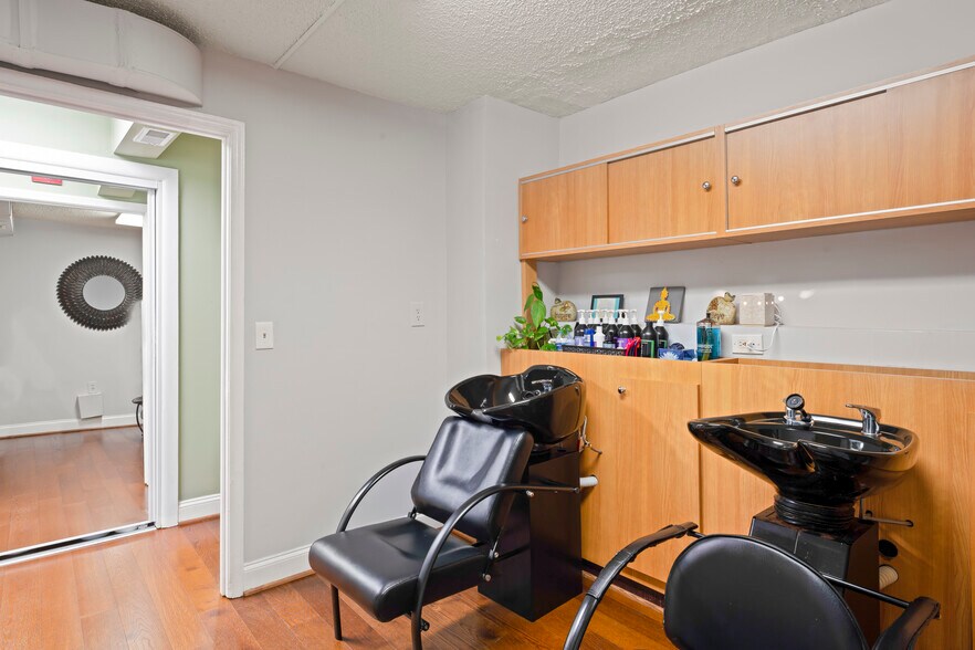 More Photos Of 1325 18th St NW, Washington Office For Lease