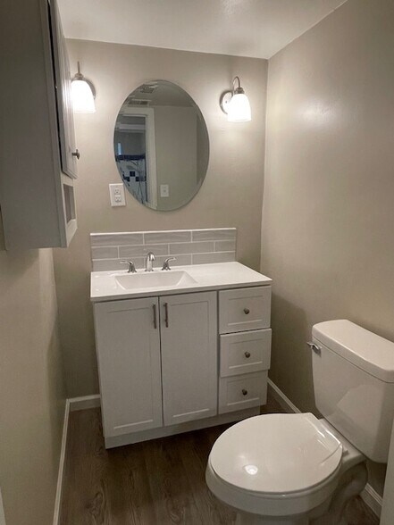 More Photos Of 1608 E St, Bakersfield Flex For Lease