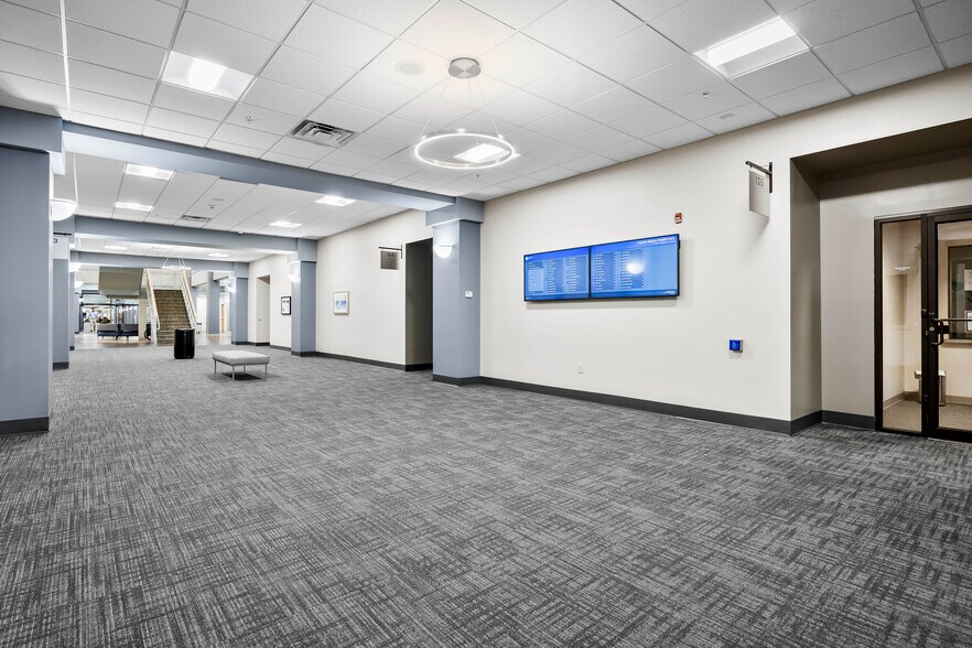 More Photos Of 711-713 Troy Schenectady Rd, Latham Medical For Lease