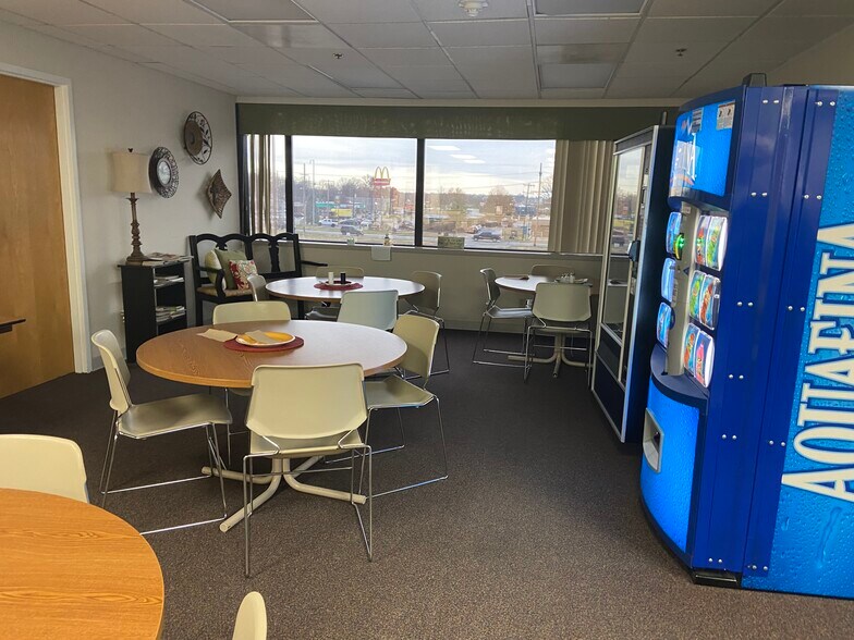 More Photos Of 620 S Glenstone Ave, Springfield Office For Sale