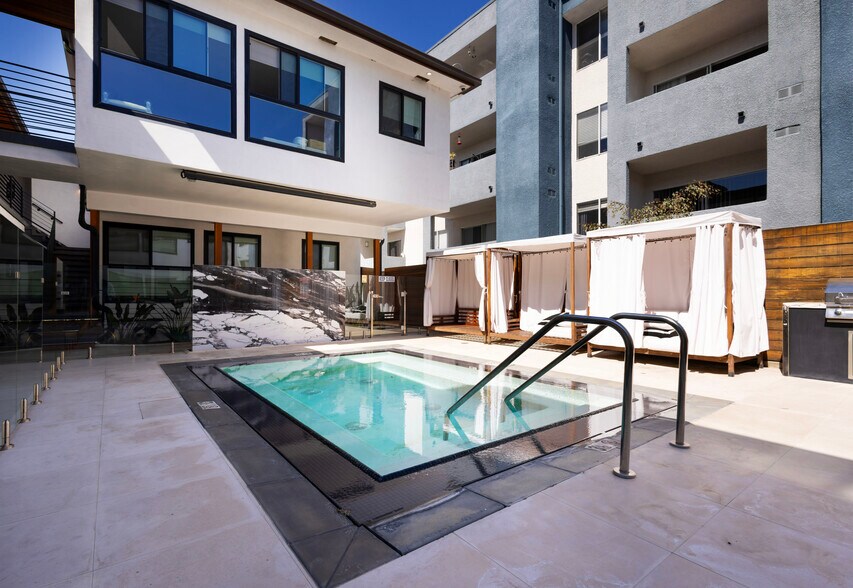 More Photos Of 1267 N Laurel Ave, West Hollywood Apartments For Sale