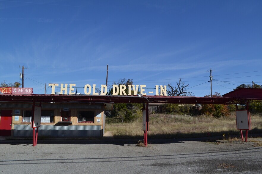 More Photos Of 220 Highway 261, Buchanan Dam Restaurant For Lease