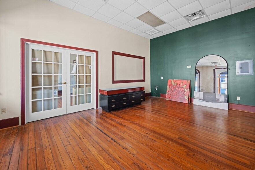 More Photos Of 219 E Screven St, Quitman Storefront Retail Office For Sale