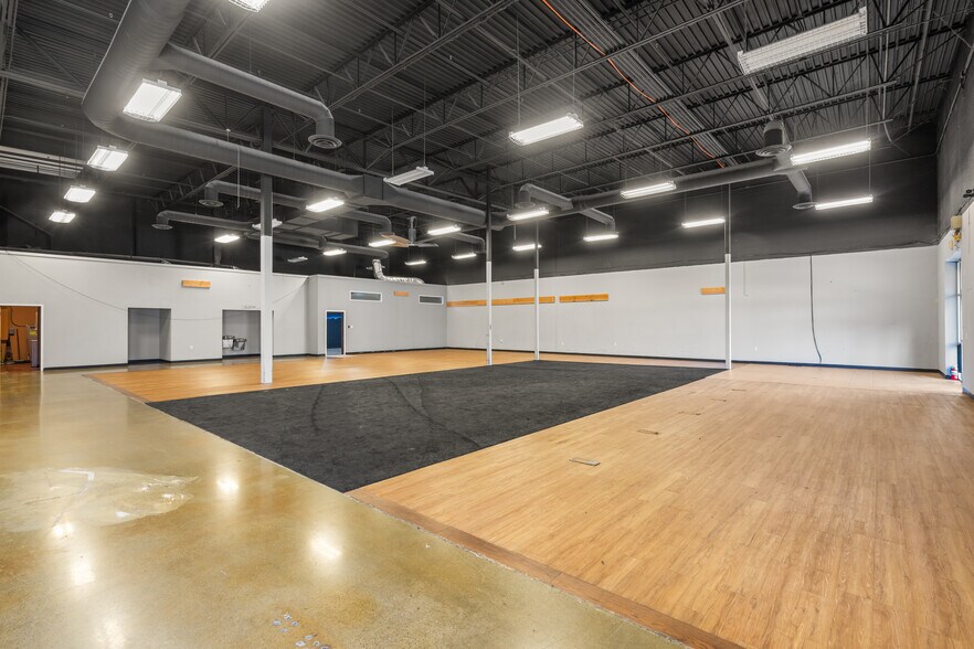 More Photos Of 304-350 NE Agness Ave, Grants Pass Unknown For Lease