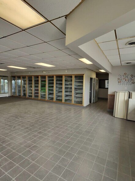 More Photos Of 3153 Joliet Ave, Missouri Valley Convenience Store For Sale