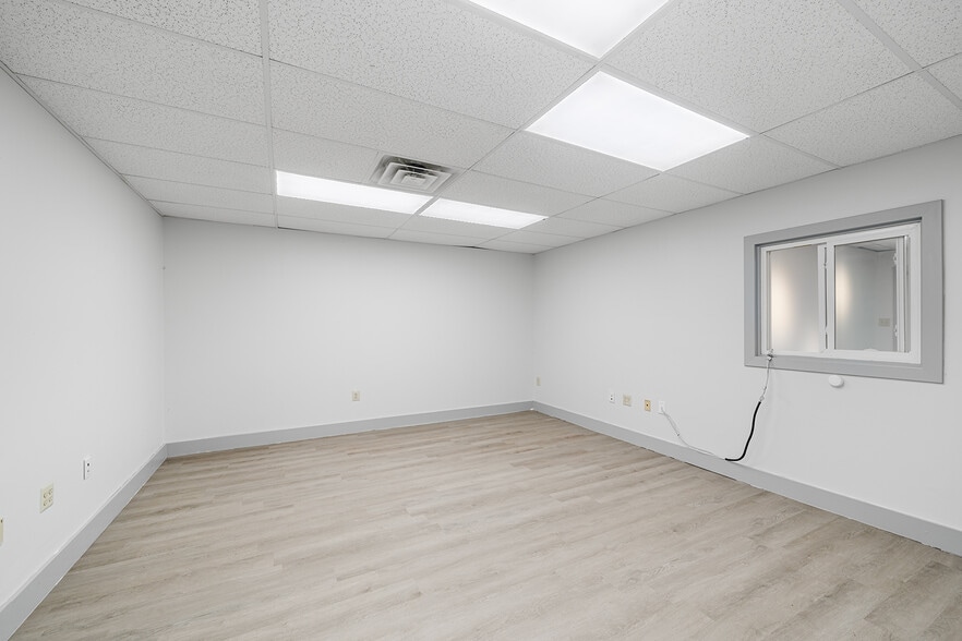 More Photos Of 379 Cherry St, Pottstown Flex For Lease