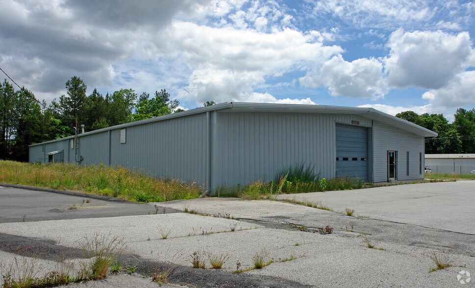 More Photos Of 5874 Uwharrie Rd, High Point Warehouse For Lease