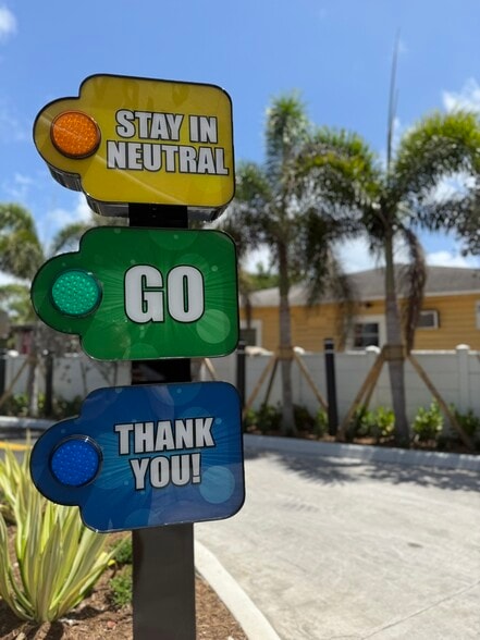 More Photos Of 921 Palm Beach Lakes Blvd, West Palm Beach Carwash For Sale